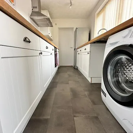 Nyaraló 4 Bed 3 Bedroom Near Centre Middlesbrough
