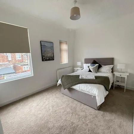Nyaraló 4 Bed 3 Bedroom Near Centre Middlesbrough