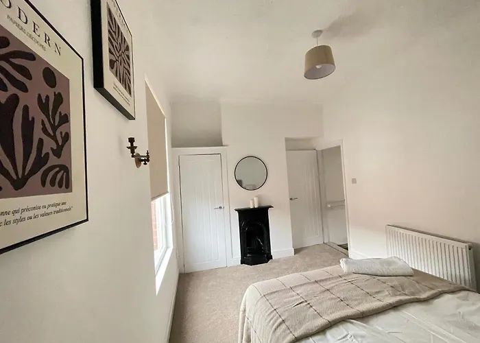 4 Bed 3 Bedroom Near Centre Σπίτι διακοπών