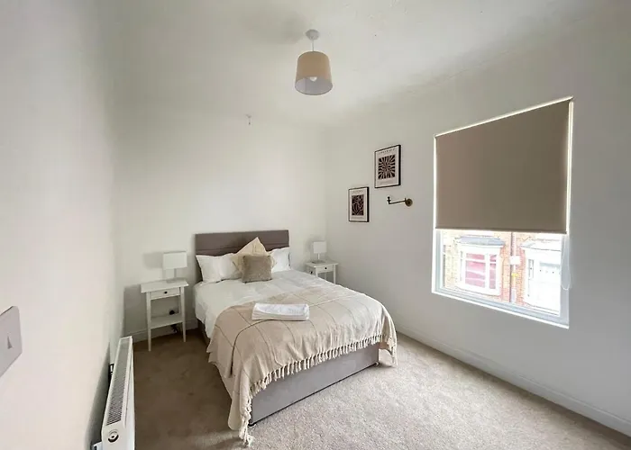 Σπίτι διακοπών 4 Bed 3 Bedroom Near Centre Μίντλεσμπρο