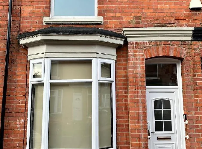Σπίτι διακοπών 4 Bed 3 Bedroom Near Centre *